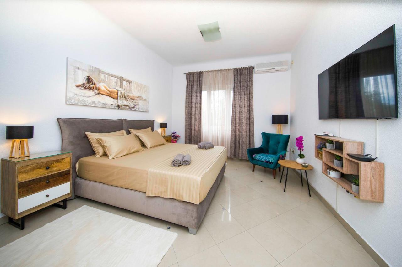 Apartment Alice Central Luxe Split Exterior photo